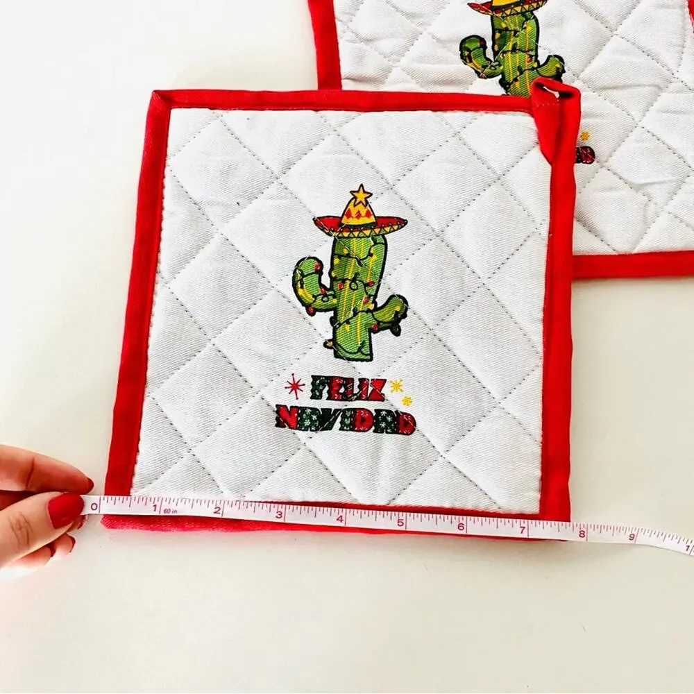 NEW ANTHROPOLOGIE Red White Feliz Navidad Cactus Christmas Holiday Pot Holders 2